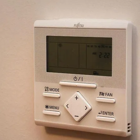 Royal * موستار