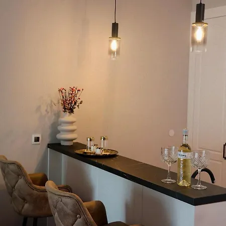 Royal شقة موستار