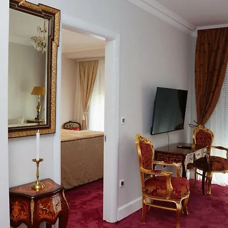 Royal Apartman *